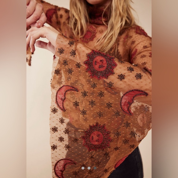 Sun moon and start top embroidered - Picture 3 of 5